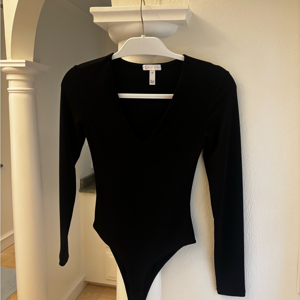 Leith Black V-Neck Top